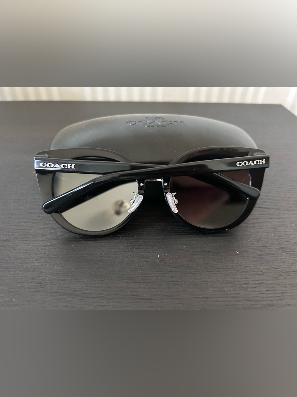 COACH Black Cat-Eye Sunglasses with Light Grey Mirrored Lenses NEW - Picture 6 of 12